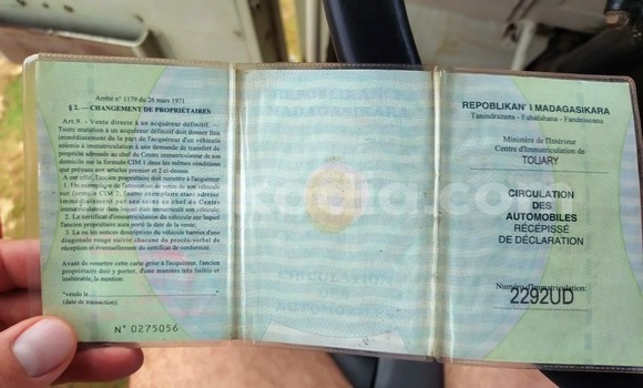 Hividy Renault TRM 10000 fotsy Truck in Toamasina in Atsinanana Hividy Renault TRM 10000 fotsy Truck in Toamasina in Atsinanana