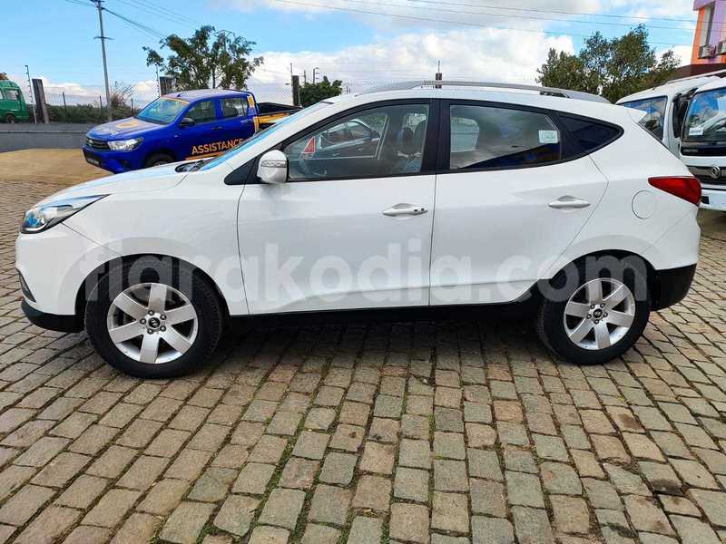 Big with watermark hyundai tucson analamanga antananarivo 7540