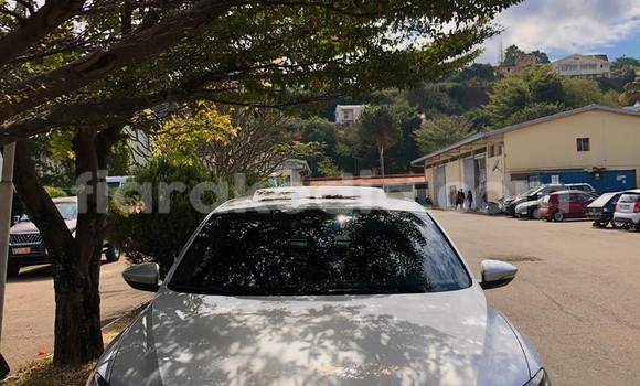 Acheter Occasion Voiture Volkswagen Passat (North America) Gris à Antananarivo, Analamanga Acheter Occasion Voiture Volkswagen Passat (North America) Gris à Antananarivo, Analamanga