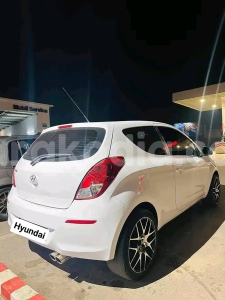 Big with watermark hyundai i20 analamanga antananarivo 7546