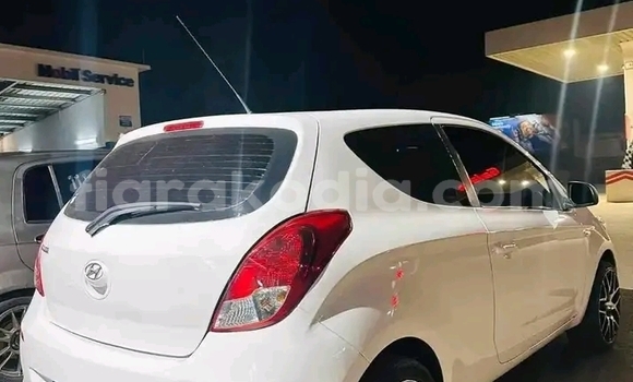 Acheter Occasion Voiture Hyundai i20 Blanc à Antananarivo, Analamanga
