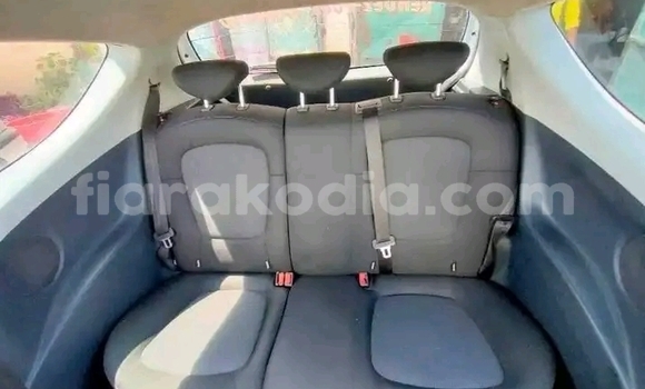 Buy Used Hyundai i20 White Car in Antananarivo in Analamanga Buy Used Hyundai i20 White Car in Antananarivo in Analamanga