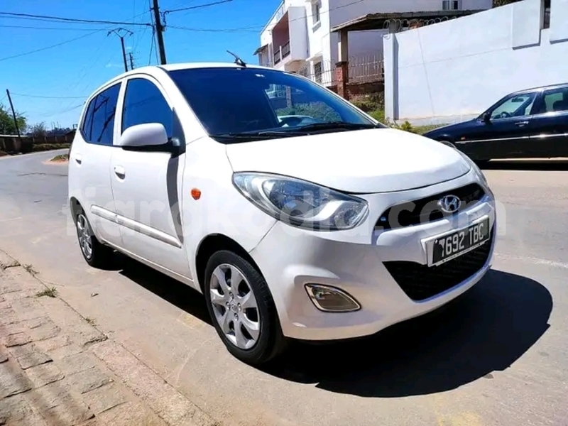 Big with watermark hyundai i10 analamanga antananarivo 7547