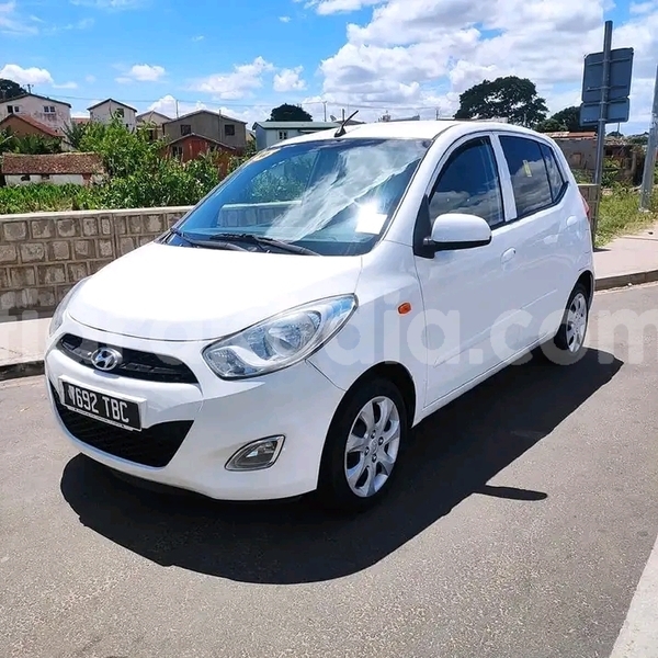 Big with watermark hyundai i10 analamanga antananarivo 7547