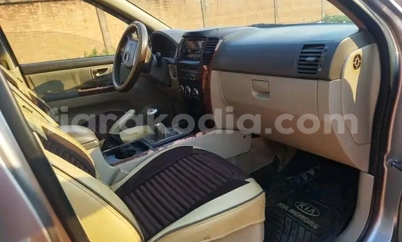 Acheter Occasion Voiture Kia Sorento Beige à Antananarivo, Analamanga Acheter Occasion Voiture Kia Sorento Beige à Antananarivo, Analamanga