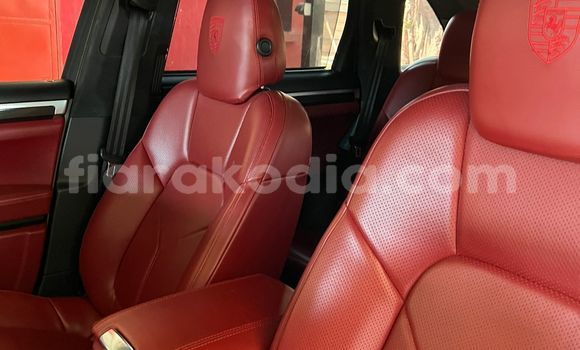 Acheter Occasion Voiture Porsche Cayenne Blanc à Antananarivo, Analamanga Acheter Occasion Voiture Porsche Cayenne Blanc à Antananarivo, Analamanga