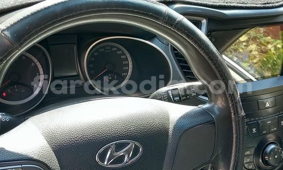 Buy Used Hyundai Santa Fe Other Car in Antananarivo in Analamanga Buy Used Hyundai Santa Fe Other Car in Antananarivo in Analamanga