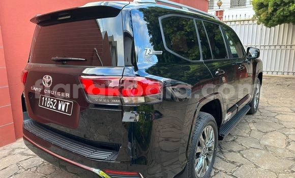 Buy Used Toyota Land Cruiser Black Car in Ambanja in Diana Buy Used Toyota Land Cruiser Black Car in Ambanja in Diana