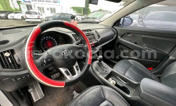 Buy Used Kia Sportage White Car in Ambatofinandrahana in Amoron'i Mania Buy Used Kia Sportage White Car in Ambatofinandrahana in Amoron'i Mania