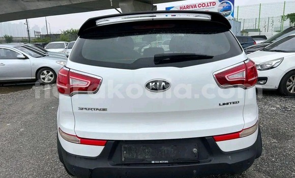 Buy Used Kia Sportage White Car in Ambatofinandrahana in Amoron'i Mania Buy Used Kia Sportage White Car in Ambatofinandrahana in Amoron'i Mania