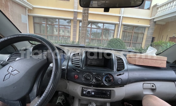 Acheter Occasion Voiture Mitsubishi L200 Blanc à Antananarivo, Analamanga Acheter Occasion Voiture Mitsubishi L200 Blanc à Antananarivo, Analamanga