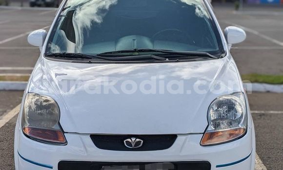 Acheter Occasion Voiture Toyota Vitz Blanc à Ambanja, Diana