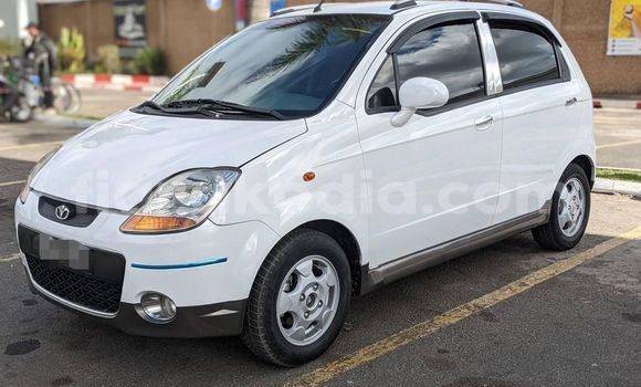 Buy Used Toyota Vitz White Car in Ambanja in Diana Buy Used Toyota Vitz White Car in Ambanja in Diana