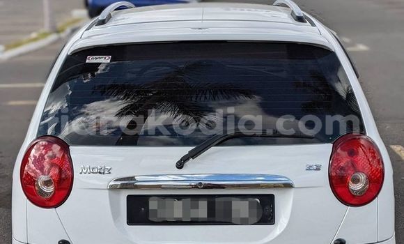 Buy Used Toyota Vitz White Car in Ambanja in Diana Buy Used Toyota Vitz White Car in Ambanja in Diana