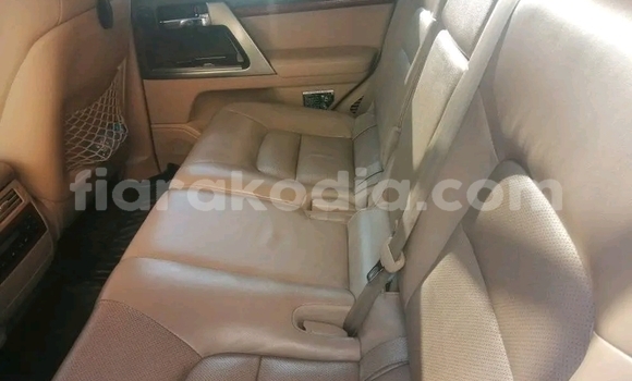 Buy Used Toyota Land Cruiser Black Car in Antananarivo in Analamanga Buy Used Toyota Land Cruiser Black Car in Antananarivo in Analamanga