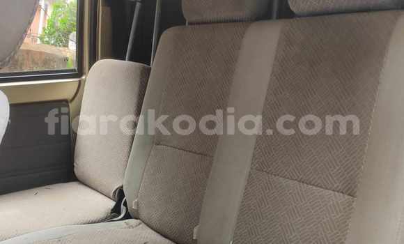 Acheter Occasion Voiture Chevrolet Suburban Beige à Antananarivo, Analamanga Acheter Occasion Voiture Chevrolet Suburban Beige à Antananarivo, Analamanga