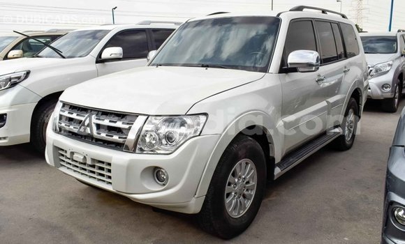 Acheter Import Voiture Mitsubishi Pajero Blanc à Import - Dubai, Diana Acheter Import Voiture Mitsubishi Pajero Blanc à Import - Dubai, Diana