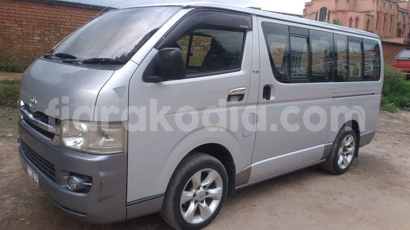 Big with watermark toyota hiace analamanga antananarivo 7667