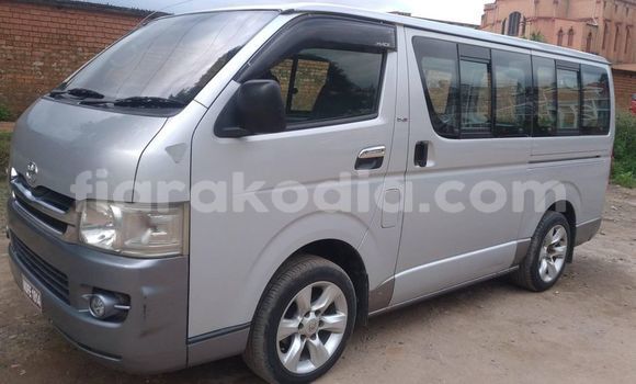 Acheter Occasion Voiture Toyota Hiace Autre à Antananarivo, Analamanga Acheter Occasion Voiture Toyota Hiace Autre à Antananarivo, Analamanga