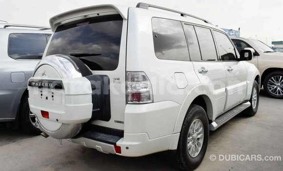 Acheter Import Voiture Mitsubishi Pajero Blanc à Import - Dubai, Diana Acheter Import Voiture Mitsubishi Pajero Blanc à Import - Dubai, Diana