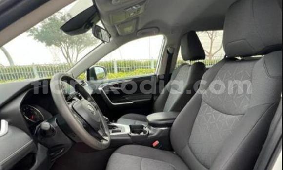 Acheter Occasion Voiture Toyota RAV4 Blanc à Miandrivazo, Menabe Acheter Occasion Voiture Toyota RAV4 Blanc à Miandrivazo, Menabe