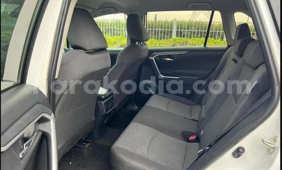 Acheter Occasion Voiture Toyota RAV4 Blanc à Miandrivazo, Menabe Acheter Occasion Voiture Toyota RAV4 Blanc à Miandrivazo, Menabe