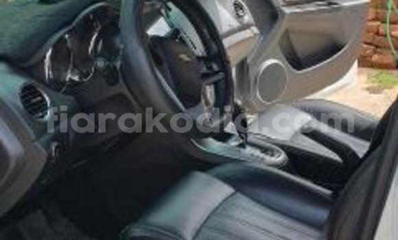 Buy Used Chevrolet Cruze White Car in Antananarivo in Analamanga Buy Used Chevrolet Cruze White Car in Antananarivo in Analamanga