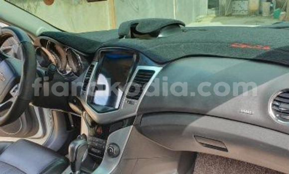 Buy Used Chevrolet Cruze White Car in Antananarivo in Analamanga Buy Used Chevrolet Cruze White Car in Antananarivo in Analamanga
