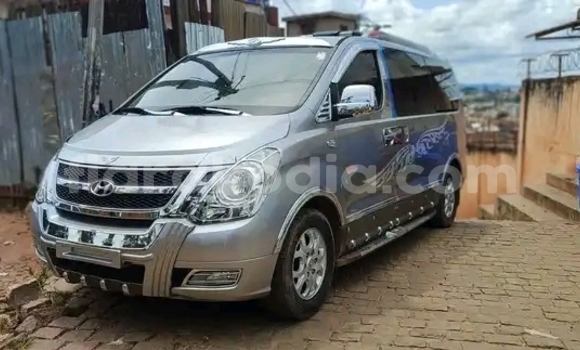 Acheter Occasion Voiture Honda Street Autre à Antananarivo, Analamanga Acheter Occasion Voiture Honda Street Autre à Antananarivo, Analamanga