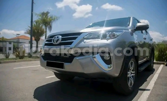 Acheter Occasion Voiture Toyota Fortuner Autre à Antananarivo, Analamanga Acheter Occasion Voiture Toyota Fortuner Autre à Antananarivo, Analamanga