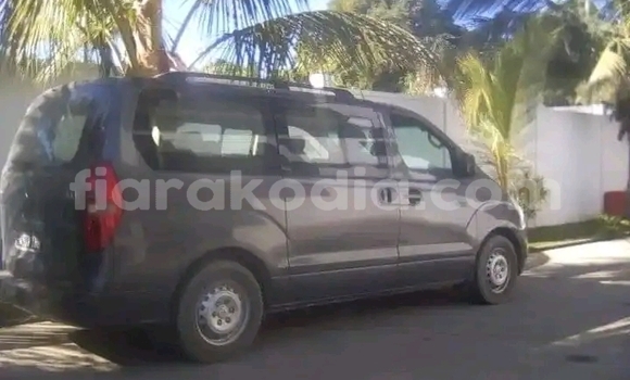 Acheter Occasion Voiture Hyundai H1 Autre à Antananarivo, Analamanga Acheter Occasion Voiture Hyundai H1 Autre à Antananarivo, Analamanga