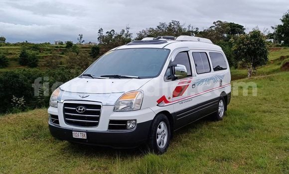Buy Used Hyundai Starex Other Car in Antananarivo in Analamanga Buy Used Hyundai Starex Other Car in Antananarivo in Analamanga