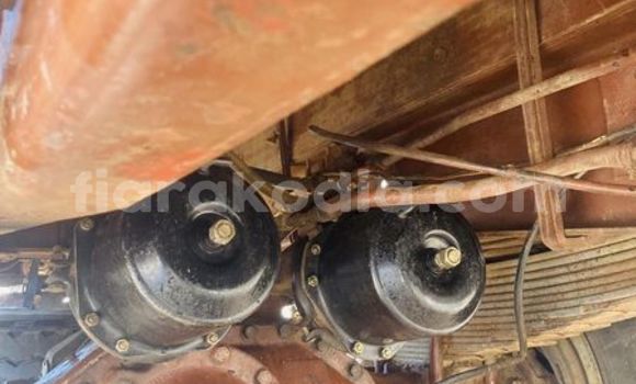 Hividy Mercedes‒Benz 1922 Blue Truck in Antananarivo in Analamanga Hividy Mercedes‒Benz 1922 Blue Truck in Antananarivo in Analamanga