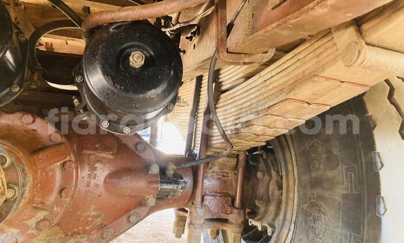 Hividy Mercedes‒Benz 1922 Blue Truck in Antananarivo in Analamanga Hividy Mercedes‒Benz 1922 Blue Truck in Antananarivo in Analamanga