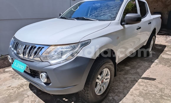 Acheter Occasion Voiture Mitsubishi L200 Blanc à Antananarivo, Analamanga Acheter Occasion Voiture Mitsubishi L200 Blanc à Antananarivo, Analamanga