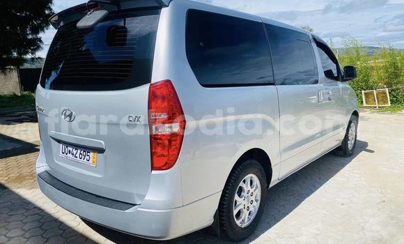 Buy Used Hyundai Grand Starex Other Car in Antananarivo in Analamanga Buy Used Hyundai Grand Starex Other Car in Antananarivo in Analamanga