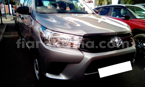 Acheter Neuf Voiture Toyota Hilux Gris à Antananarivo, Analamanga Acheter Neuf Voiture Toyota Hilux Gris à Antananarivo, Analamanga