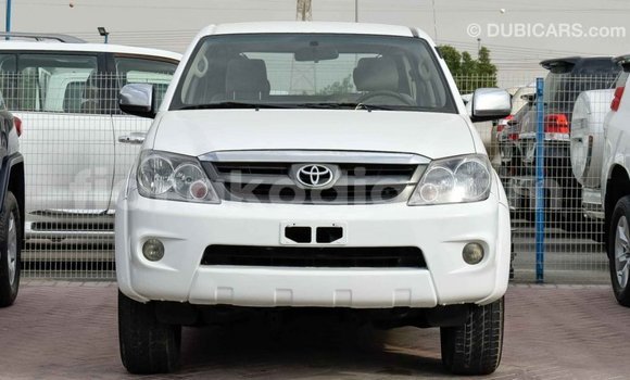 Acheter Import Voiture Toyota Fortuner Blanc à Import - Dubai, Diana Acheter Import Voiture Toyota Fortuner Blanc à Import - Dubai, Diana
