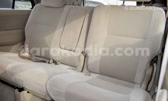 Acheter Import Voiture Toyota Fortuner Blanc à Import - Dubai, Diana Acheter Import Voiture Toyota Fortuner Blanc à Import - Dubai, Diana