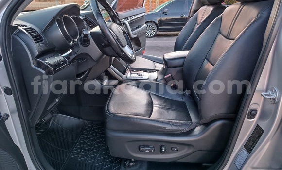 Acheter Occasion Voiture Kia Sorento Gris à Antananarivo, Analamanga Acheter Occasion Voiture Kia Sorento Gris à Antananarivo, Analamanga