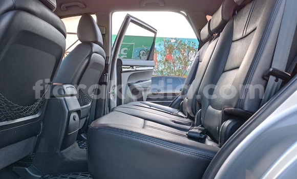 Acheter Occasion Voiture Kia Sorento Gris à Antananarivo, Analamanga Acheter Occasion Voiture Kia Sorento Gris à Antananarivo, Analamanga