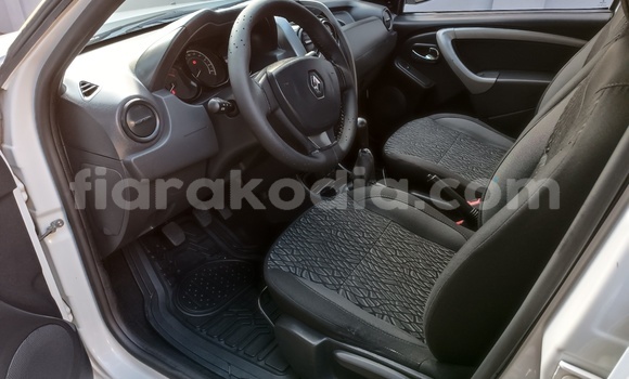 Acheter Occasion Voiture Renault Duster Blanc à Antananarivo, Analamanga Acheter Occasion Voiture Renault Duster Blanc à Antananarivo, Analamanga