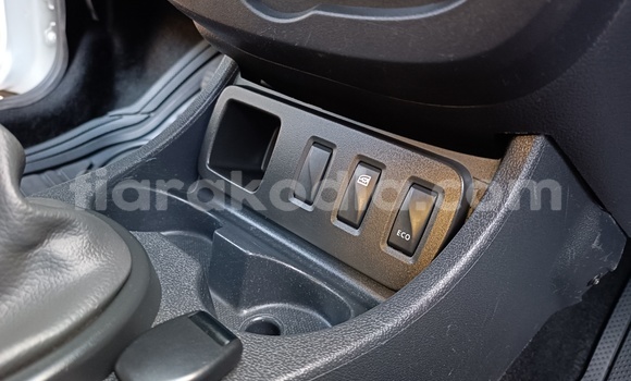 Acheter Occasion Voiture Renault Duster Blanc à Antananarivo, Analamanga Acheter Occasion Voiture Renault Duster Blanc à Antananarivo, Analamanga