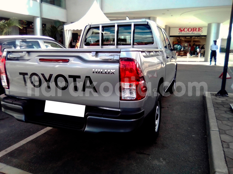 Big with watermark toyota hiluxe revo analamanga antananarivo 7867