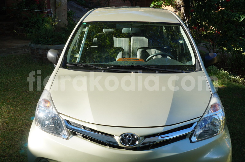 Big with watermark toyota avanza analamanga antananarivo 7870