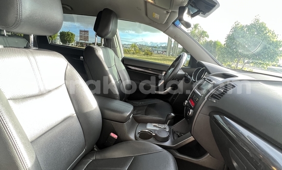 Buy Import Kia Sorento Silver Car in Antananarivo in Analamanga Buy Import Kia Sorento Silver Car in Antananarivo in Analamanga