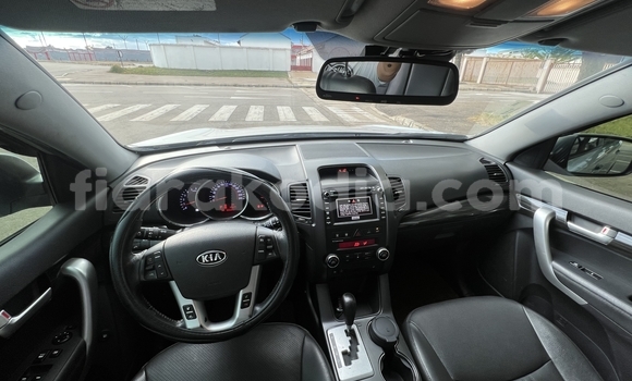 Buy Import Kia Sorento Silver Car in Antananarivo in Analamanga Buy Import Kia Sorento Silver Car in Antananarivo in Analamanga