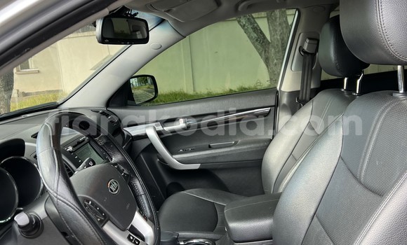 Buy Import Kia Sorento Silver Car in Antananarivo in Analamanga Buy Import Kia Sorento Silver Car in Antananarivo in Analamanga