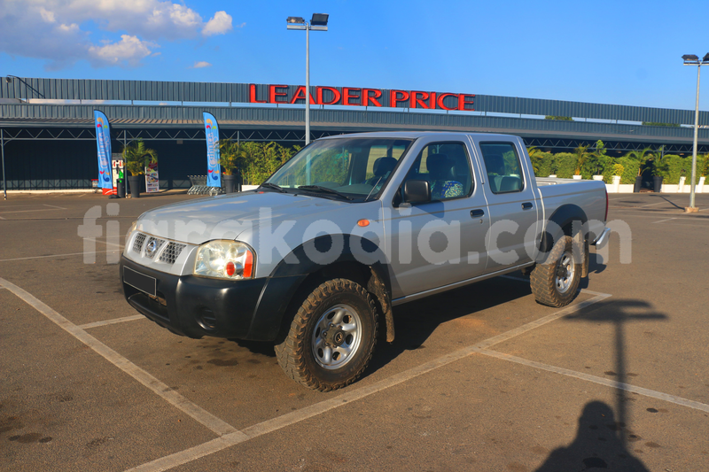 Big with watermark nissan np 300 analamanga antananarivo 7879