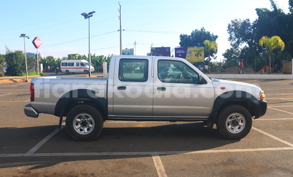 Acheter Occasion Voiture Nissan NP 300 Gris à Antananarivo, Analamanga Acheter Occasion Voiture Nissan NP 300 Gris à Antananarivo, Analamanga